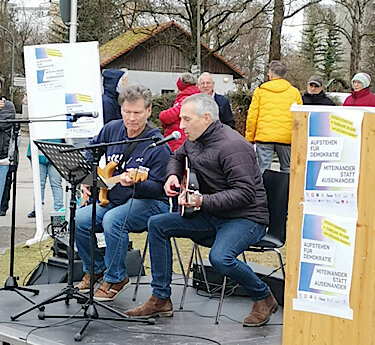 Kundgebung Aufstehen für Demokratie am Grünen Markt Foto Robert Staimer und Norbert Seidl